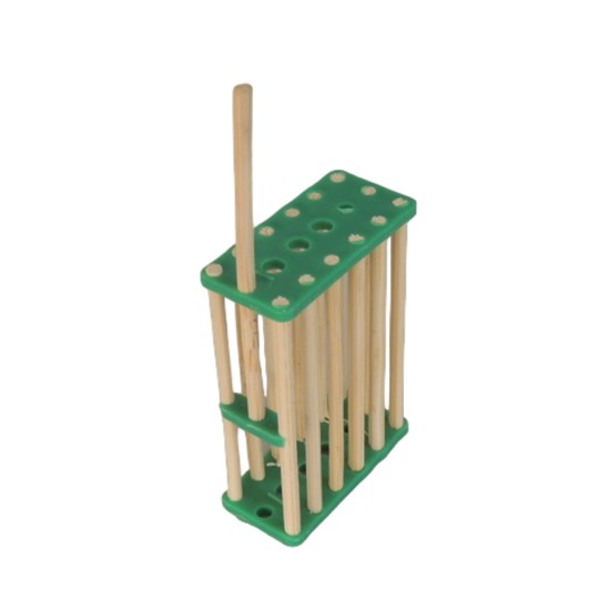 Bamboo cage for queen bee block